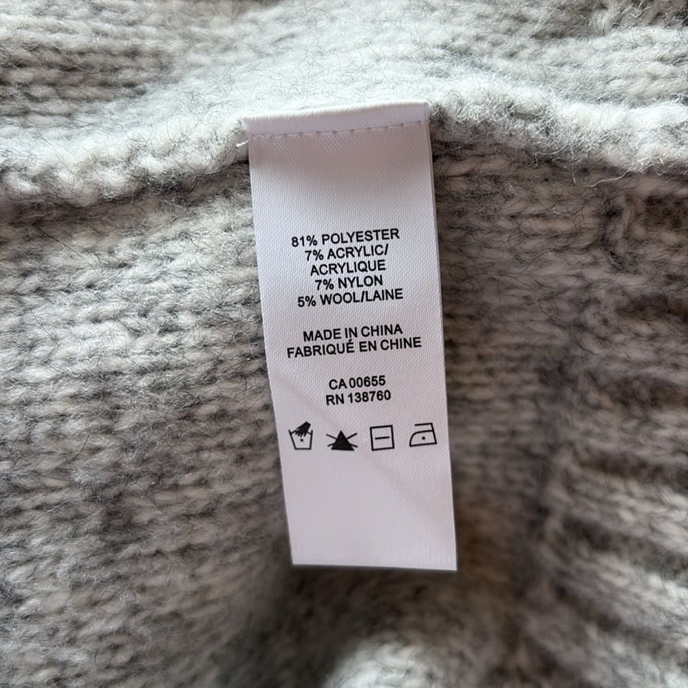 NWT RW&CO. Gray Cable Knit Sweater - Picture 7 of 11